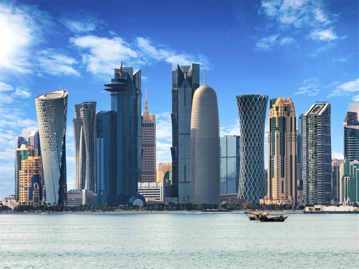 Crowne Plaza Doha - The Business Park By Ihg Hotel Eksteriør billede Doha skyline
