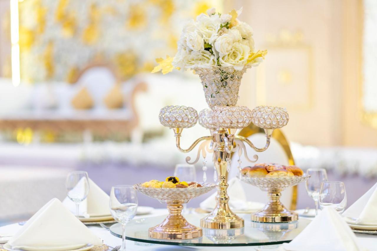 Crowne Plaza Doha - The Business Park By Ihg Hotel Eksteriør billede Thai table setting